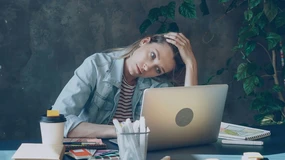 Pracoholikowi należy się od szefa pomoc, a nie eksploatacja