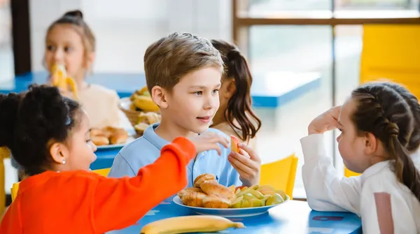 Gdynia: Rodzic spóźni się z opłatą jeden dzień, dziecko nie je obiadów przez miesiąc