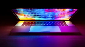 Planujesz wymianę laptopów w firmie? Sprawdź, dlaczego warto to zrobić jeszcze w tym roku