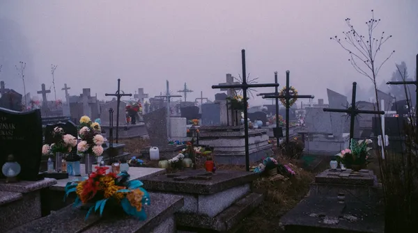 Zakład pogrzebowy chwalił się "niedoścignioną jakością od 26 lat". Żywym się to nie spodobało