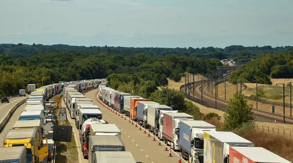 Skarbówka skontrolowała przesyłki z platform internetowych. Część zagrażała zdrowiu i życiu