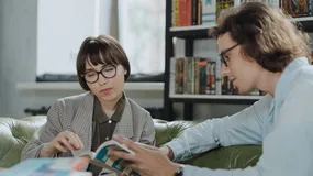 Ile naprawdę zarabia korepetytor? Często mniej, niż niektórzy sobie wyobrażają