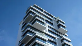 Ceny mieszkań znowu zaczęły rosnąć, ale jest i dobra informacja. O ile potrafisz się targować