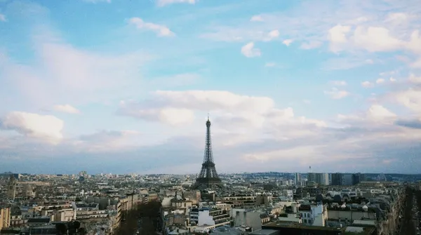 Nareszcie ciekawy sposób na odciążenie sądów. Do gry wchodzi asystent AI