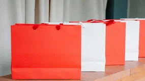 Zwracasz towar, do którego był gratis? Musisz oddać też darmowy prezent