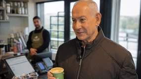 Netanjahu ma sześć palców na filmiku. Internauci są pewni: premier Izraela nie żyje