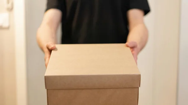 „Proszę zatrzymać zepsuty produkt". Sklep tylko udaje, że jest miły i tak naprawdę wpuszcza cię w pułapkę