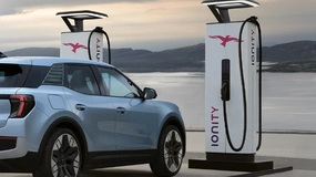 Ładowanie firmowego elektryka — jak rozliczyć koszty energii (dom, biuro, trasa)?