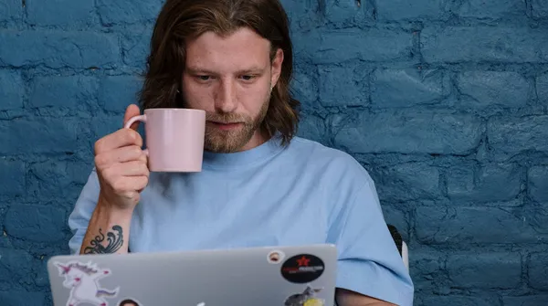 Nawet 2000 zł różnicy w zarobkach między absolwentami. Powodem nie jest kierunek studiów