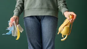 Nie złożysz wniosku — nie dostaniesz ulgi. Tysiące emerytów przepłaca za śmieci