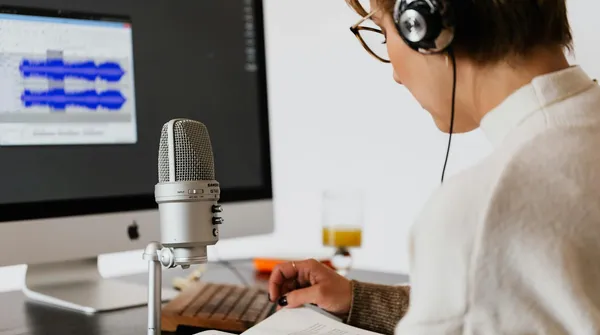 Twoja twarz jest chroniona. Twój głos — niekoniecznie. Gigantyczna luka w polskim prawie