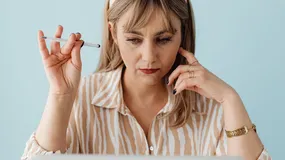 Kredytobiorcy mogą czekać na kolejne obniżki stóp procentowych nawet do 2027 roku