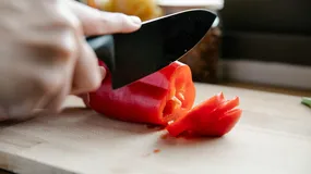 Nóż kuchenny tylko dla pełnoletnich? Kontrowersyjna decyzja Action i stanowisko UOKiK