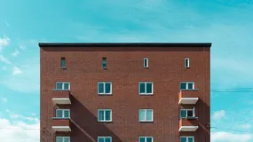 Przejąłeś mieszkanie od babci? Rząd wyśle ci rachunek za DPS