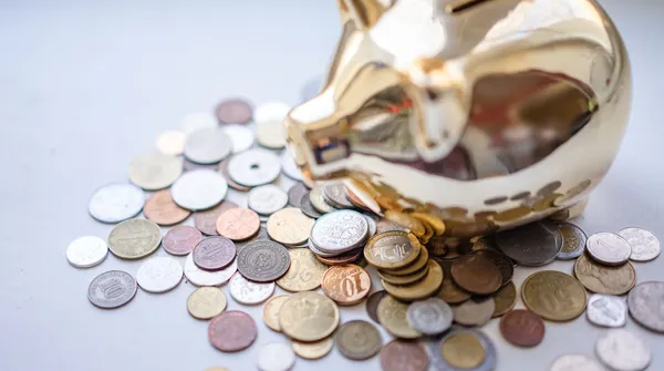Przy sprzedaży mieszkania notarialne konto depozytowe może uratować cię przed katastrofą