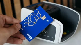 Twój telefon zamiast kodu SMS. VISA ma plan na koniec irytujących powiadomień z banku