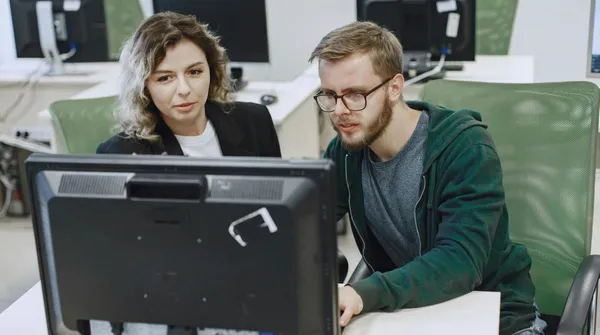 „U mnie działa” to najdroższe zdanie w biznesie. Jak przestać być domorosłym informatykiem w swojej firmie?