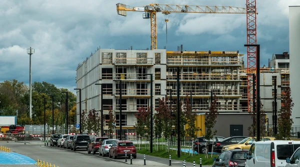 Eksperci wieszczą koniec problemu z mieszkaniami do 2030 roku. To zwykła bajka dla naiwnych