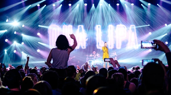Ticketmaster w ogniu krytyki. UE szykuje zmiany dotyczące zakupu biletów na koncerty
