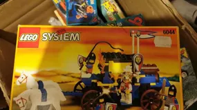 LEGO to nie tylko klocki. Również pudełka i instrukcje są warte fortunę