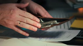 Ponad 100 tys. zł do odzyskania od banku. Zacznij od odszukania umowy kredytowej