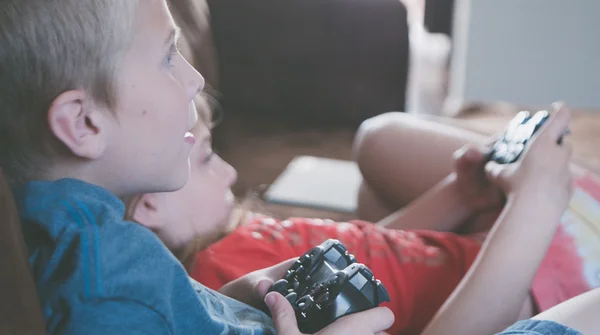 „Wbijajcie do Żabek, póki są". To zdanie może kosztować youtuberów 10 proc. obrotu