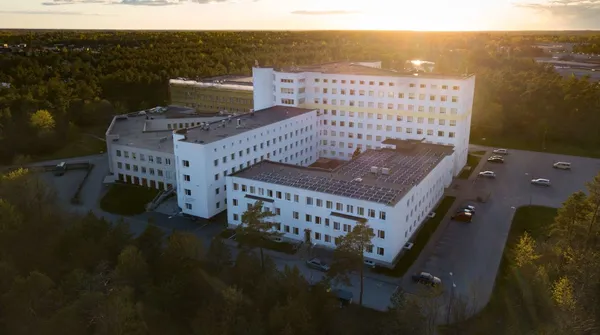 Ratowali mu życie na OIOM-ie, a potem kazali zapłacić 1350 zł. Za parking