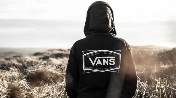 Bluza Vans za 129 000 zł na Vinted, figurka za 67 000 zł. Takie oferty to niekoniecznie pomyłka