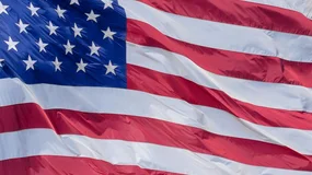 Mąż wyjechał do USA dekady temu? Żonie należy się nawet 1000 dolarów miesięcznie