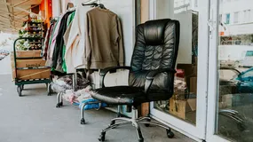 Meble i odzież za darmo z PSZOK-u. To alternatywa dla OLX, dopóki nie opanują jej handlarze