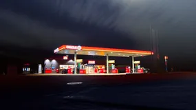 Orlen budował rafinerie, Kanadyjczycy przejęli Żabkę. Tak Polska oddaje swoje najcenniejsze aktywa