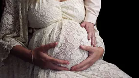 Kupiła gadżet na Allegro za 40 zł i weszła bez kolejki jako ciężarna. Prawda wyszła na jaw na ulicy