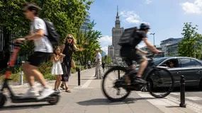 Musimy na poważnie porozmawiać o zakazaniu hulajnóg i rowerów elektrycznych w miastach