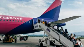 Próbował przewieźć figurę Jezusa jako bagaż podręczny. WizzAir się nie zgodził i miał całkowitą rację