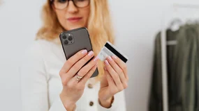 Allegro po cichu zamienia się w bank. Oto co to znaczy dla twoich zakupów