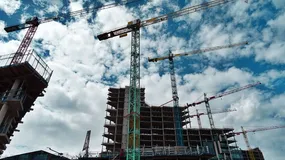 Winda obowiązkowa już w trzypiętrowym bloku. Za nią zapłacisz w cenie metra kwadratowego