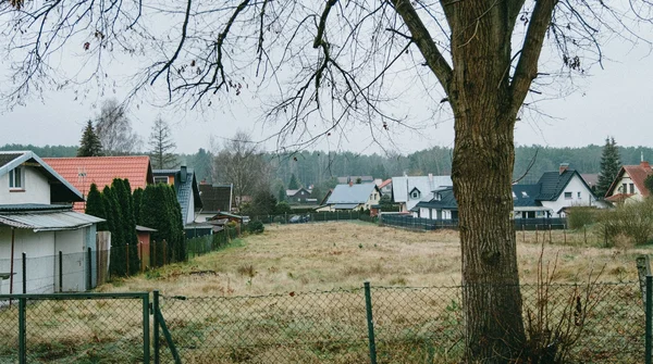 Przesunął słupek na działce o kilkanaście centymetrów. Grożą mu 2 lata więzienia