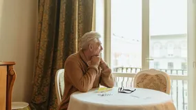 Emeryt stracił 2040 zł, bo ZUS nie miał jego dokumentów. Wyrównania nie dostał