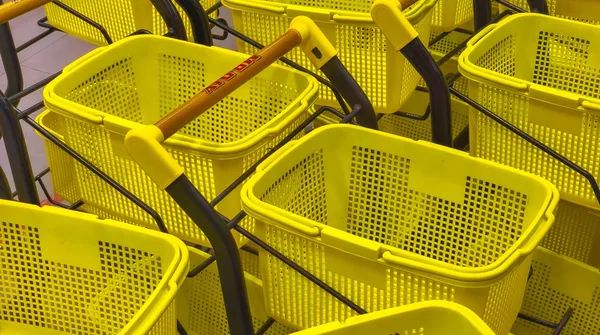 Kliknęła akceptuj w Żappce. Nie wiedziała, na co się tak naprawdę zgadza