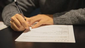 ZUS wycofuje trzy druki naraz. Od dziś rodzice i przedsiębiorcy składają mniej papierów