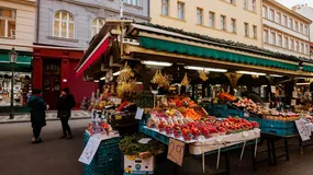 Płacą za stoisko właścicielowi bazaru, a potem jeszcze gminie. Rzecznik MŚP chce skończyć z opłatą targową na prywatnych targowiskach