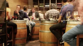 Uważam, że walka z alkoholem idzie w złą stronę. Zamykając puby, zamykamy ludzi w domach