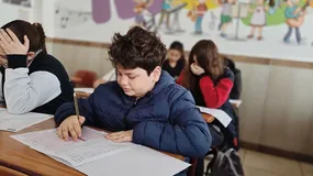Dania chce dać nauczycielom prawo do użycia siły. W Polsce taki pomysł wywołałby burzę