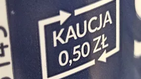 Mniej śmieci, wyższe rachunki. Paradoks systemu kaucyjnego uderza w gminy i mieszkańców
