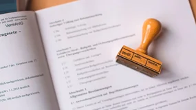Urząd pracy kazał oddać dopłaty do pensji. Teraz musi się z tego wytłumaczyć